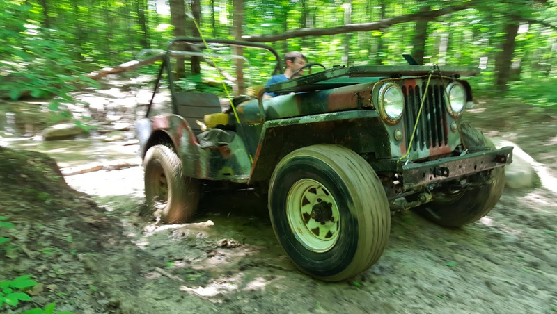 Illustration for article titled Here's How The Mahindra Roxor Compares To A 1948 Willys CJ-2A Jeep Off-Road